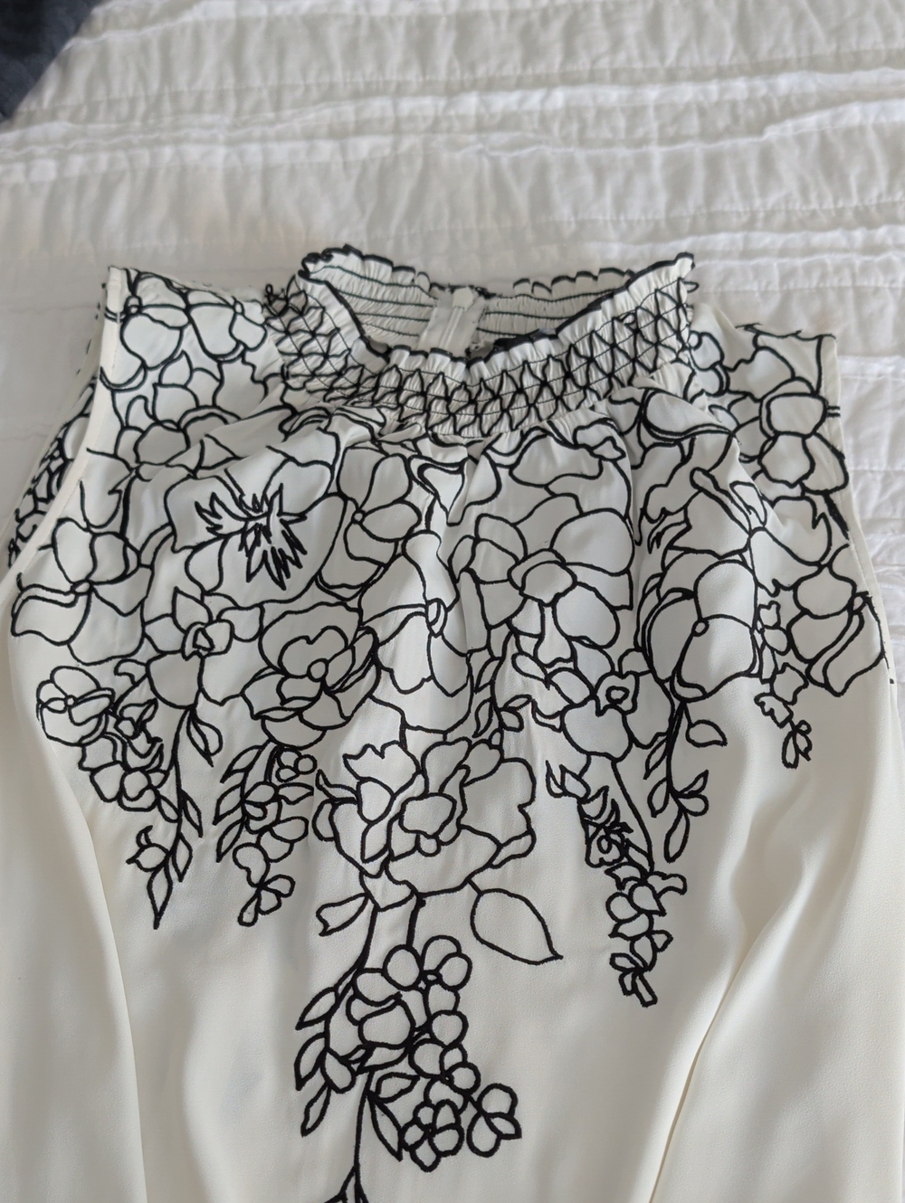 White House Black Market Floral High Waist Shorts in White & Black Size 8 Like